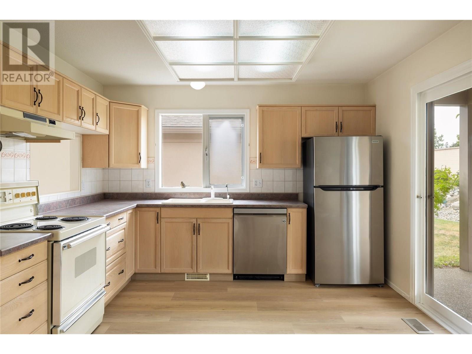 118 595 Yates Road, Kelowna
