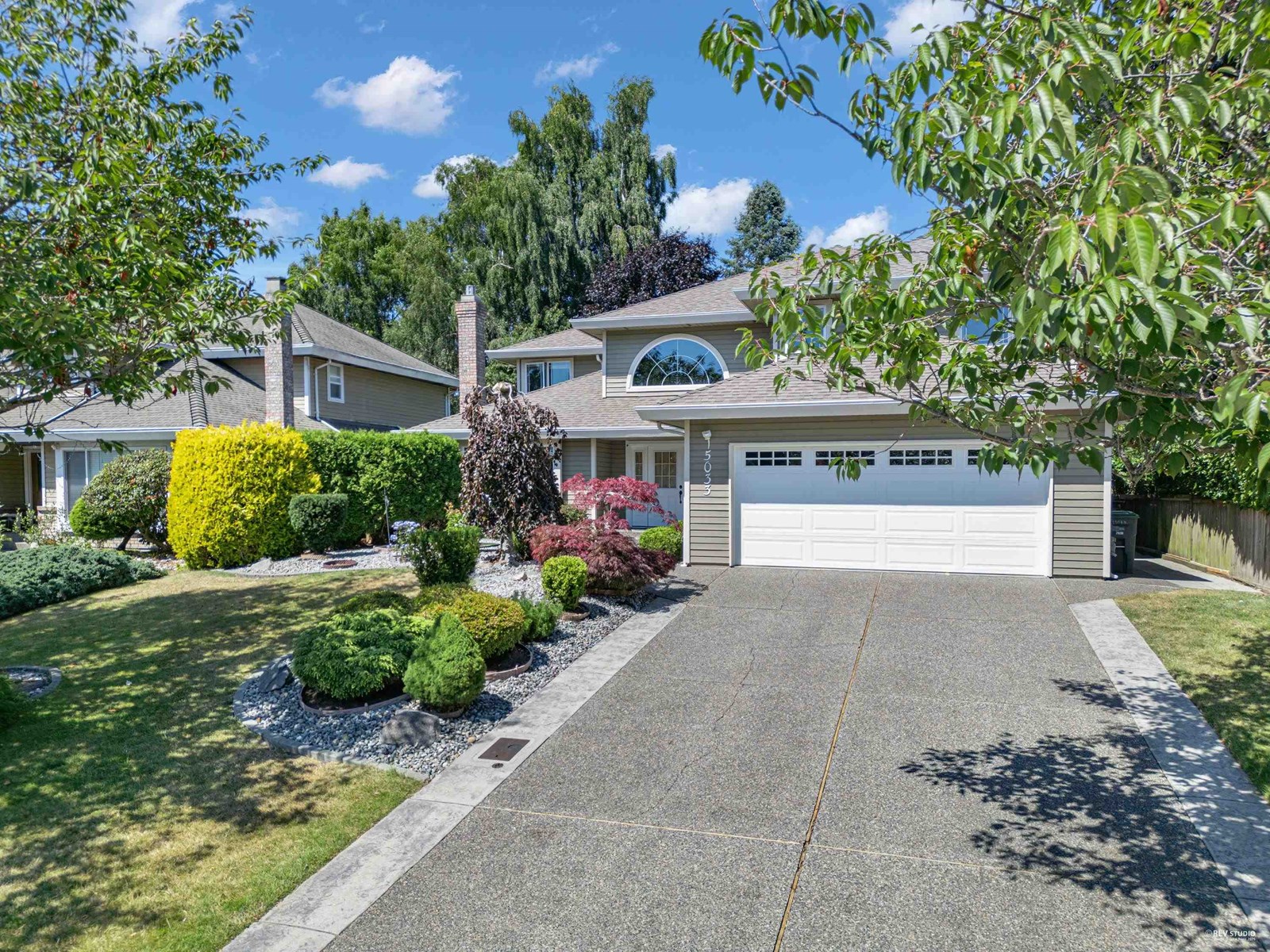 Photo 2 of 15033 21 B Avenue, Surrey BC