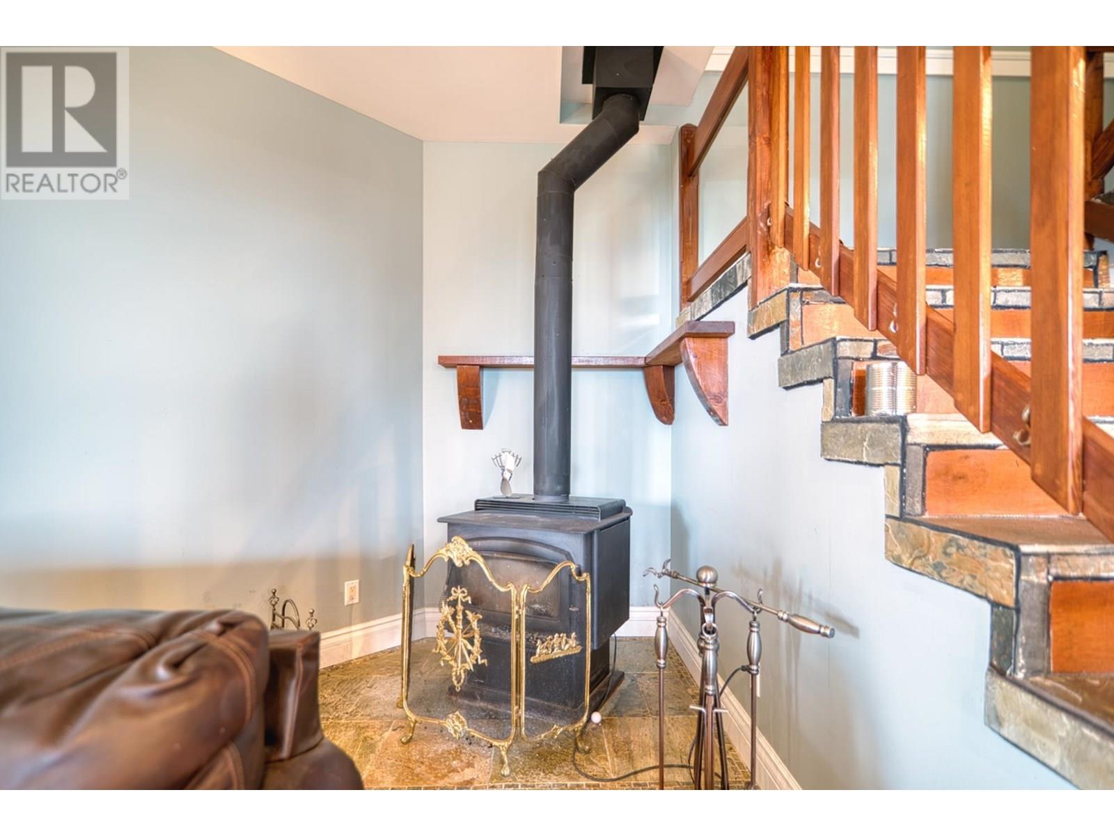 4177 JOHNSTON HEIGHTS DRIVE, Garden Bay