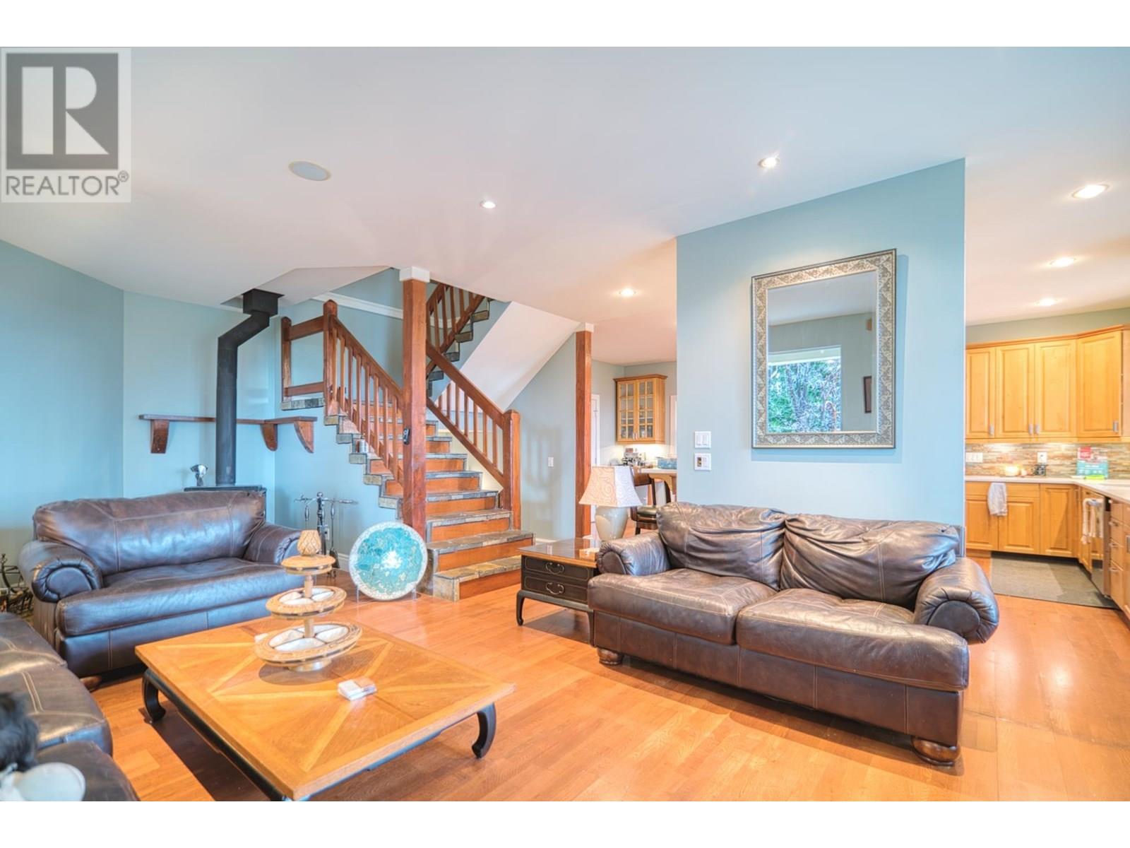 4177 JOHNSTON HEIGHTS DRIVE, Garden Bay