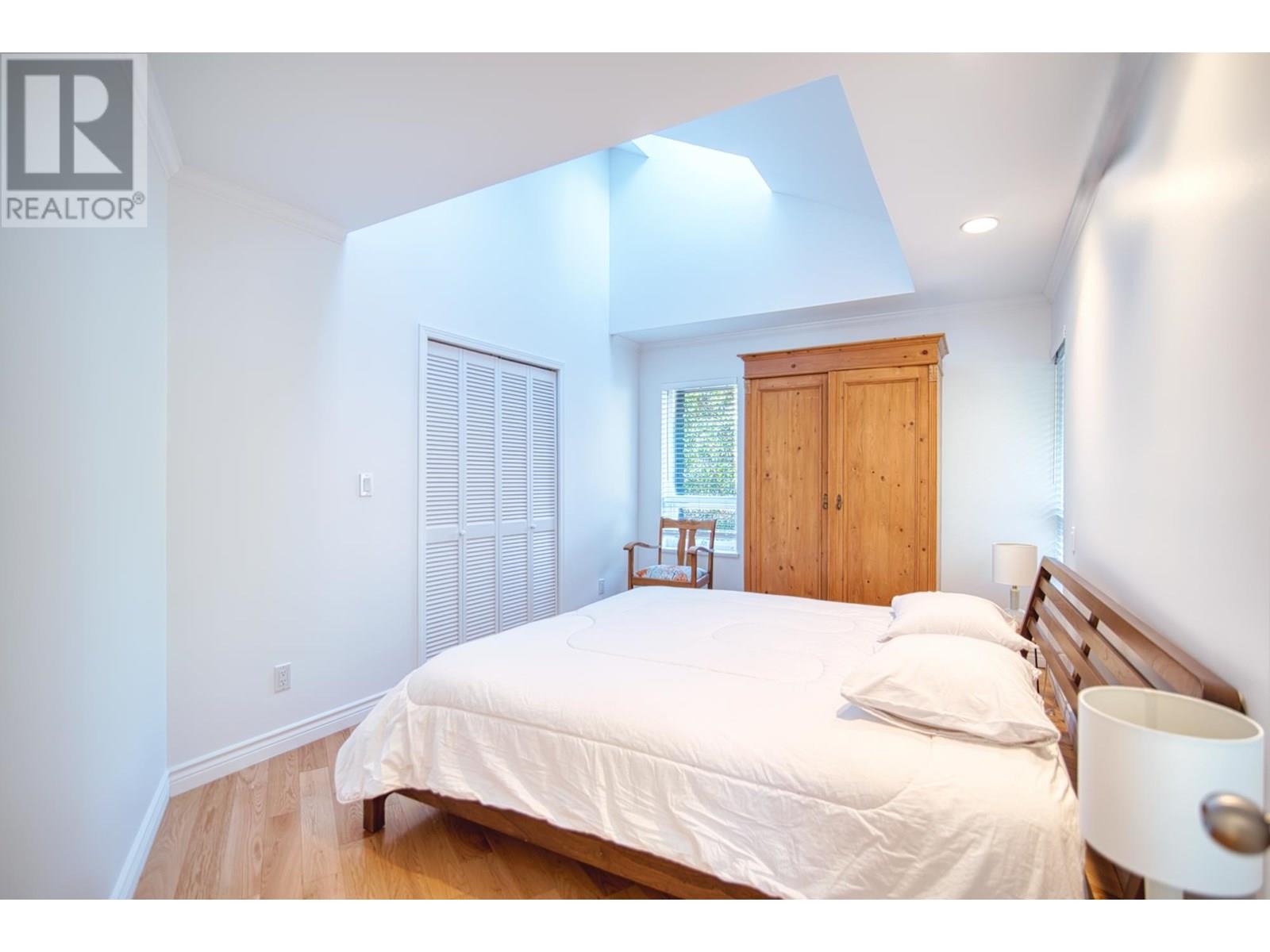 10339 SUNSHINE COAST HIGHWAY, Halfmoon Bay