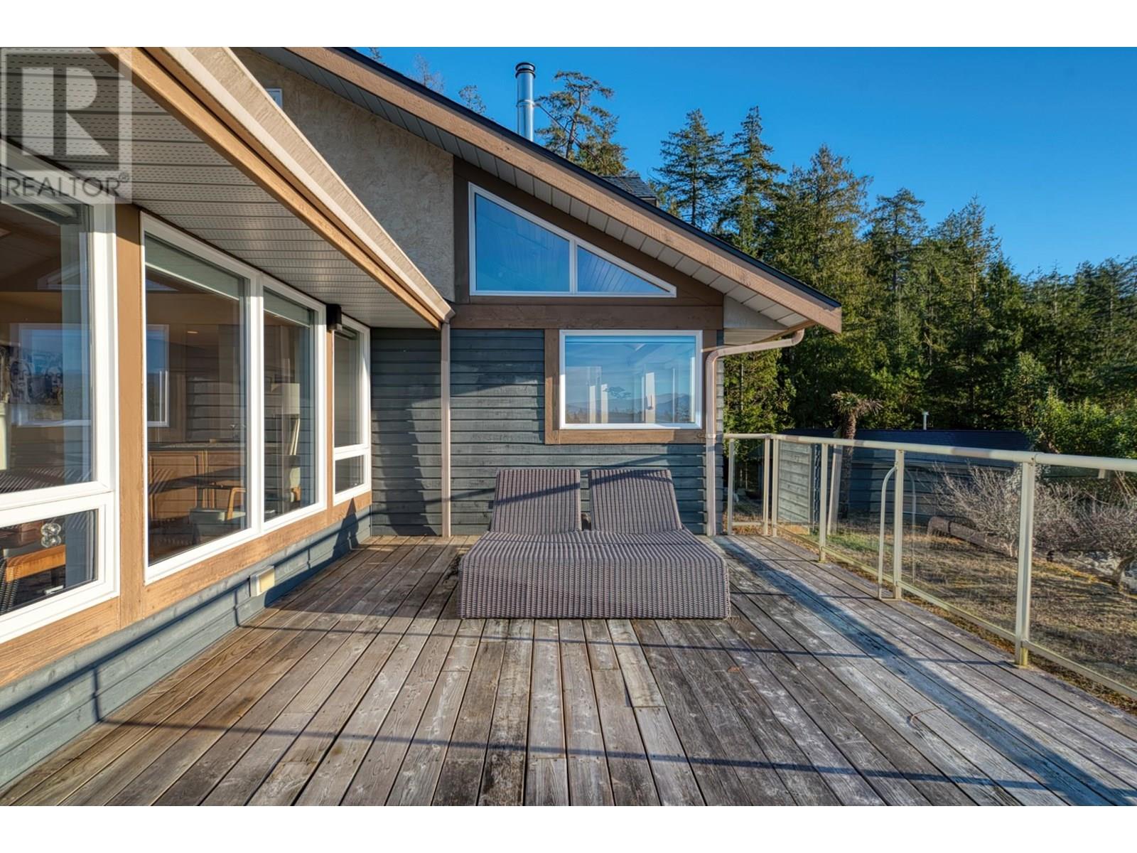 10339 SUNSHINE COAST HIGHWAY, Halfmoon Bay