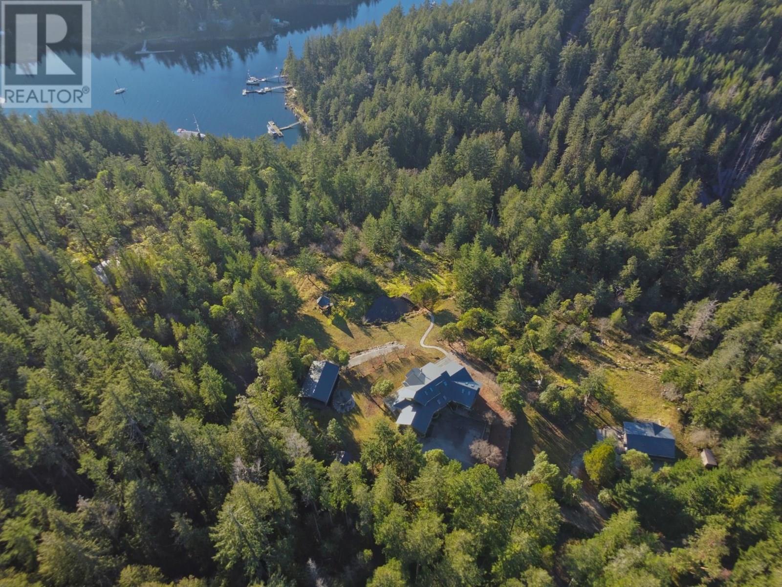10339 SUNSHINE COAST HIGHWAY, Halfmoon Bay