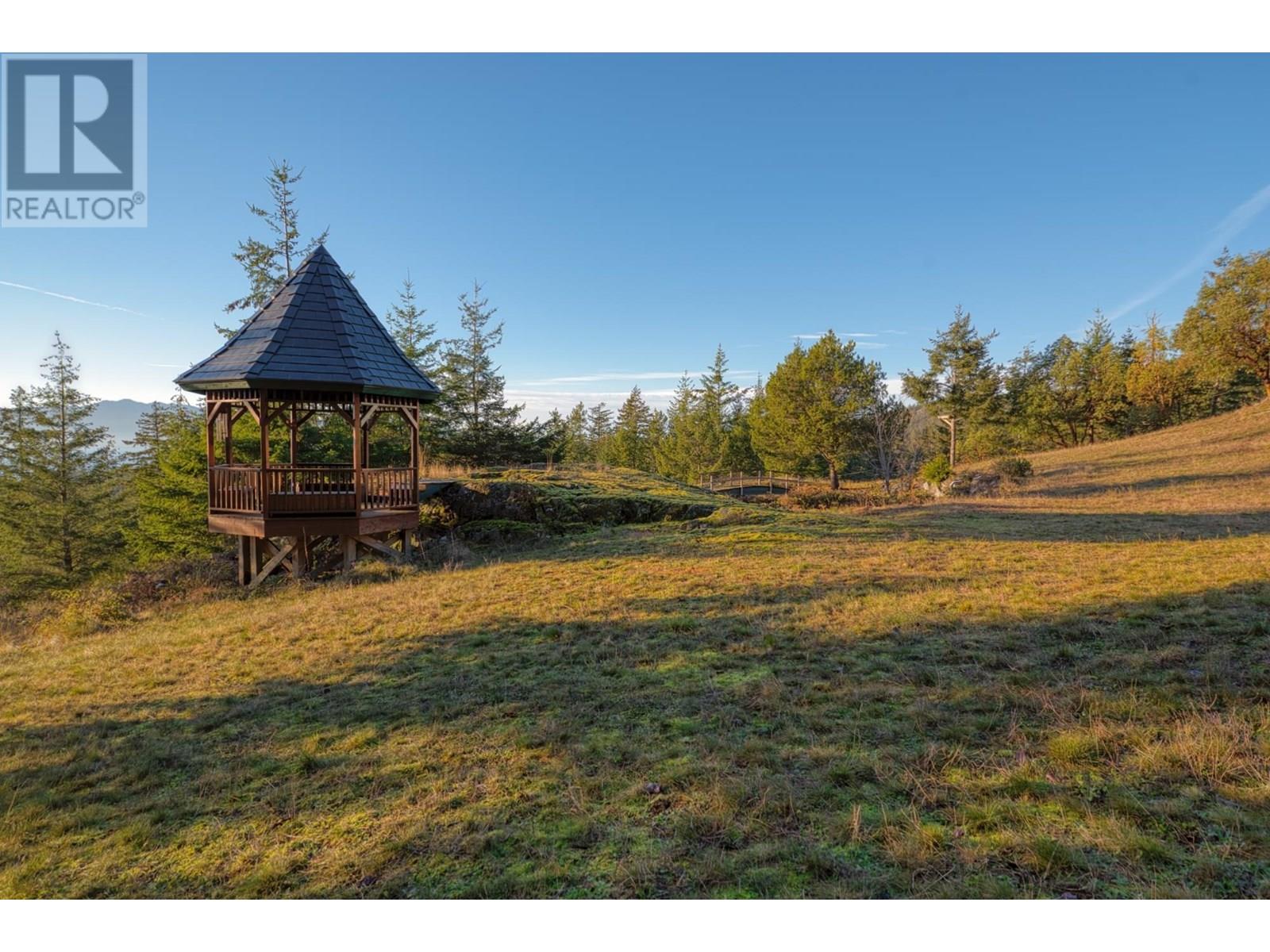 10339 SUNSHINE COAST HIGHWAY, Halfmoon Bay