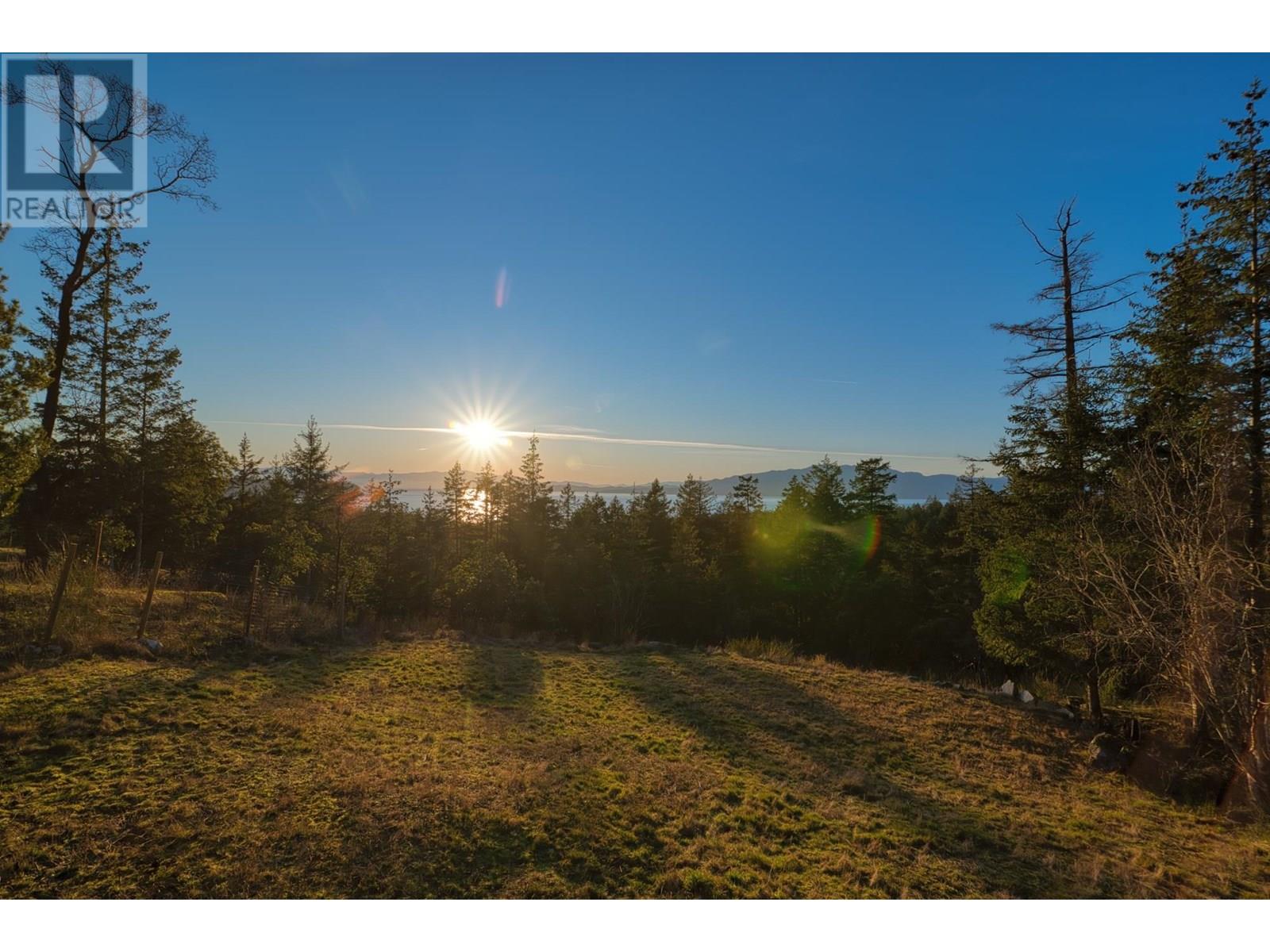 10339 SUNSHINE COAST HIGHWAY, Halfmoon Bay