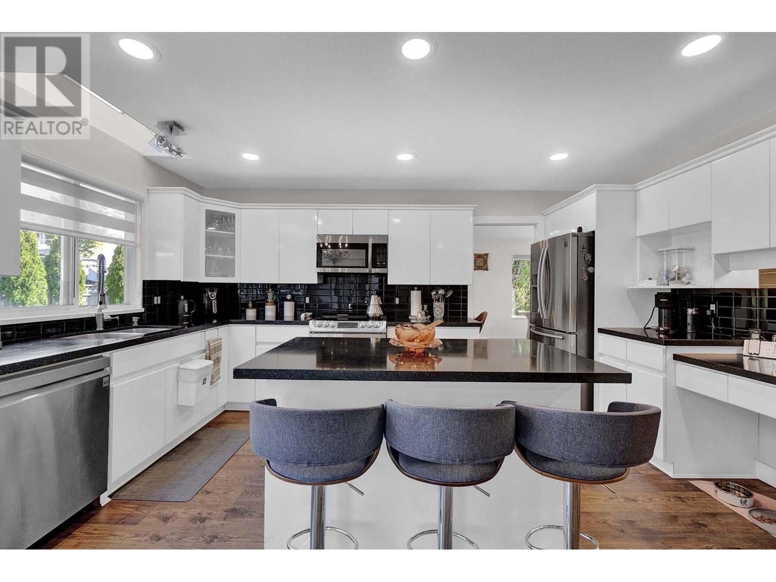 Photo 6 of 1512 Eagle Mountain Drive, Coquitlam BC