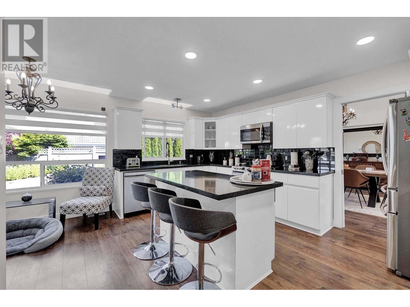 Photo 8 of 1512 Eagle Mountain Drive, Coquitlam BC