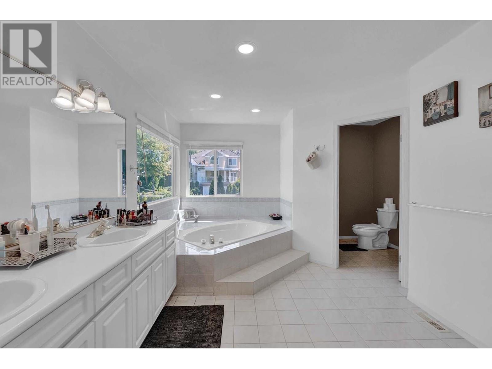 Photo 27 of 1512 Eagle Mountain Drive, Coquitlam BC