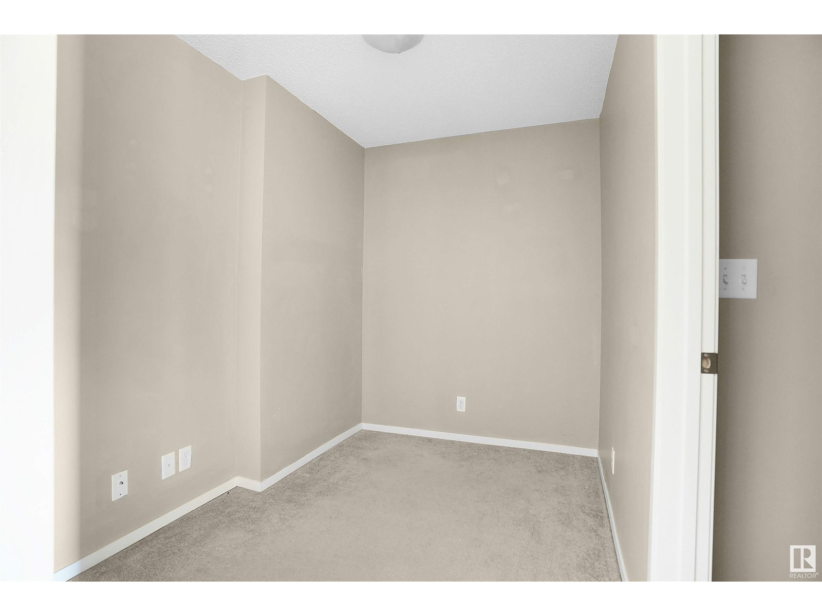 Photo 19 of 216 3315 James Mowatt Tr Sw, Edmonton AB