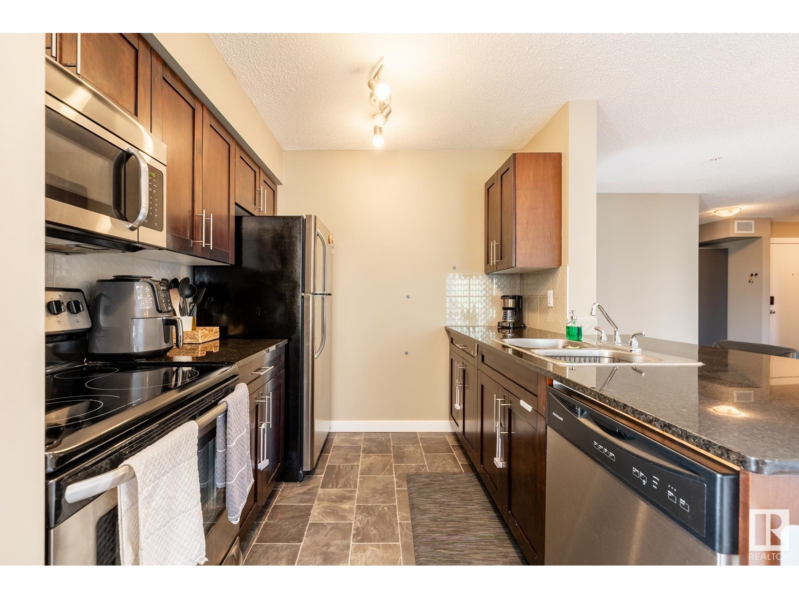 Photo 16 of 217 5390 Chappelle Rd Sw, Edmonton AB