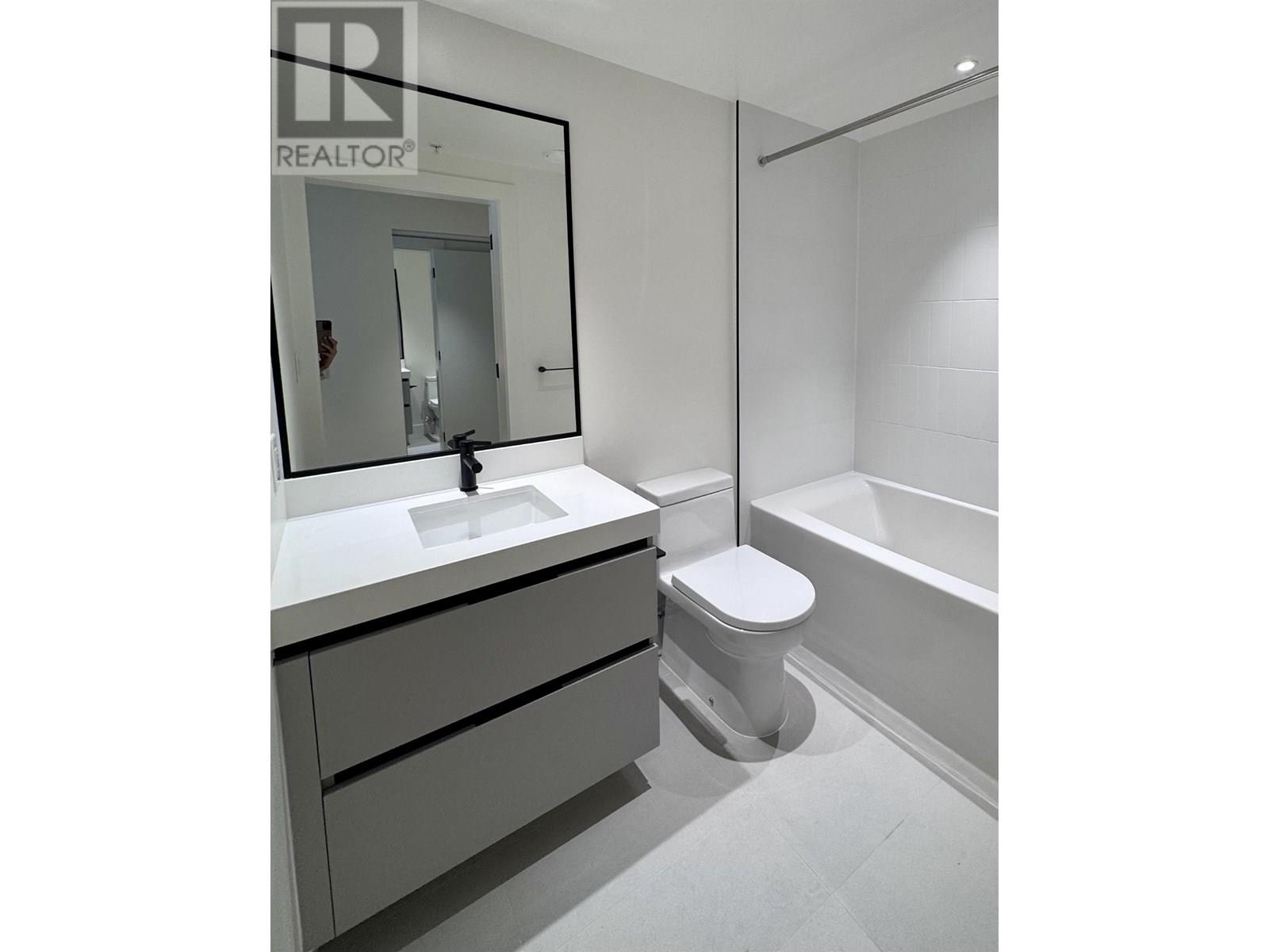 Photo 7 of 203 2235 E Broadway, Vancouver BC