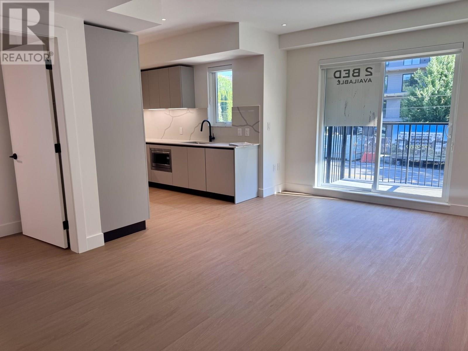 Photo 1 of 203 2235 E Broadway, Vancouver BC