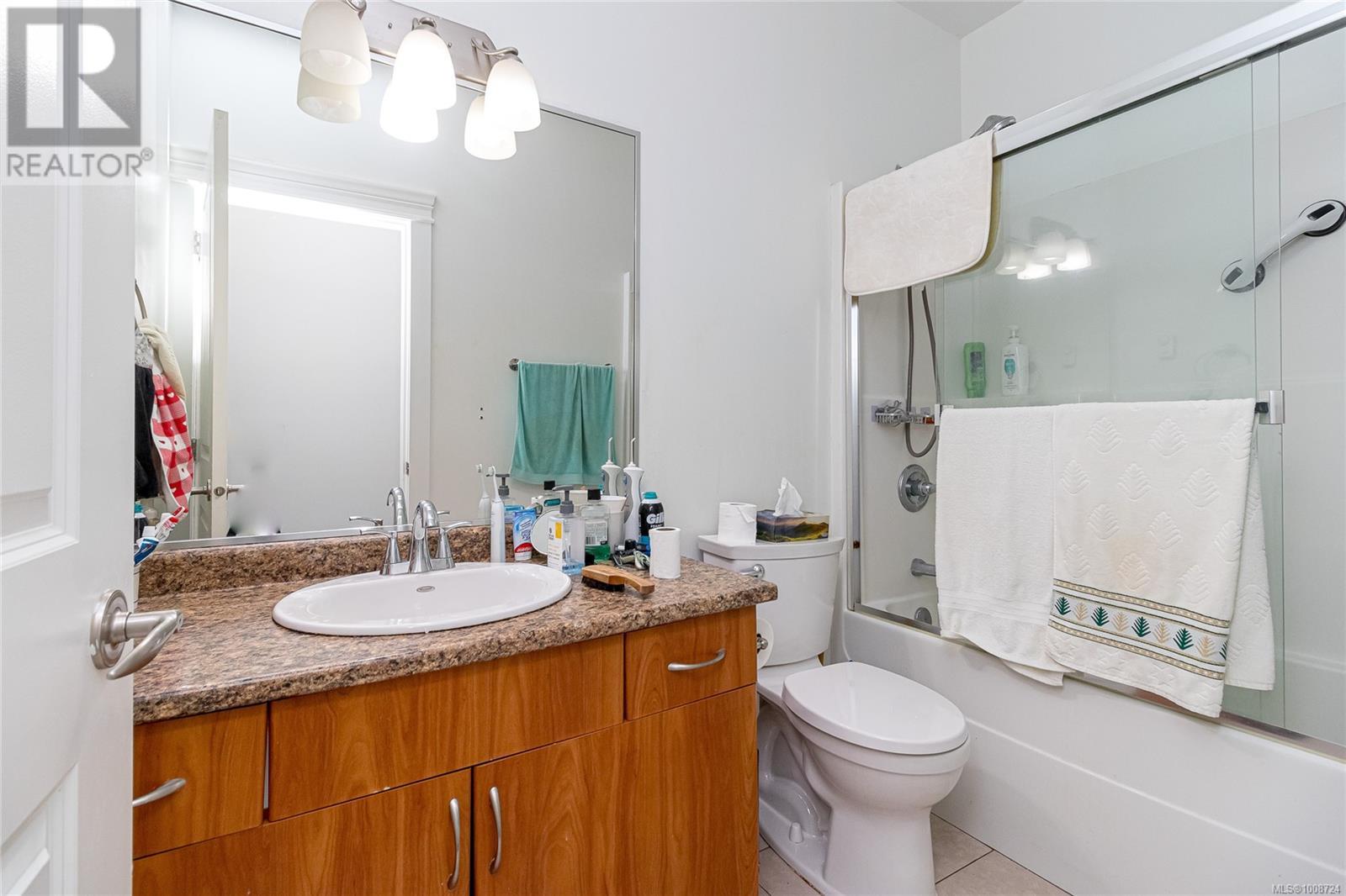 Photo 28 of 555 Leaside Ave, Saanich BC