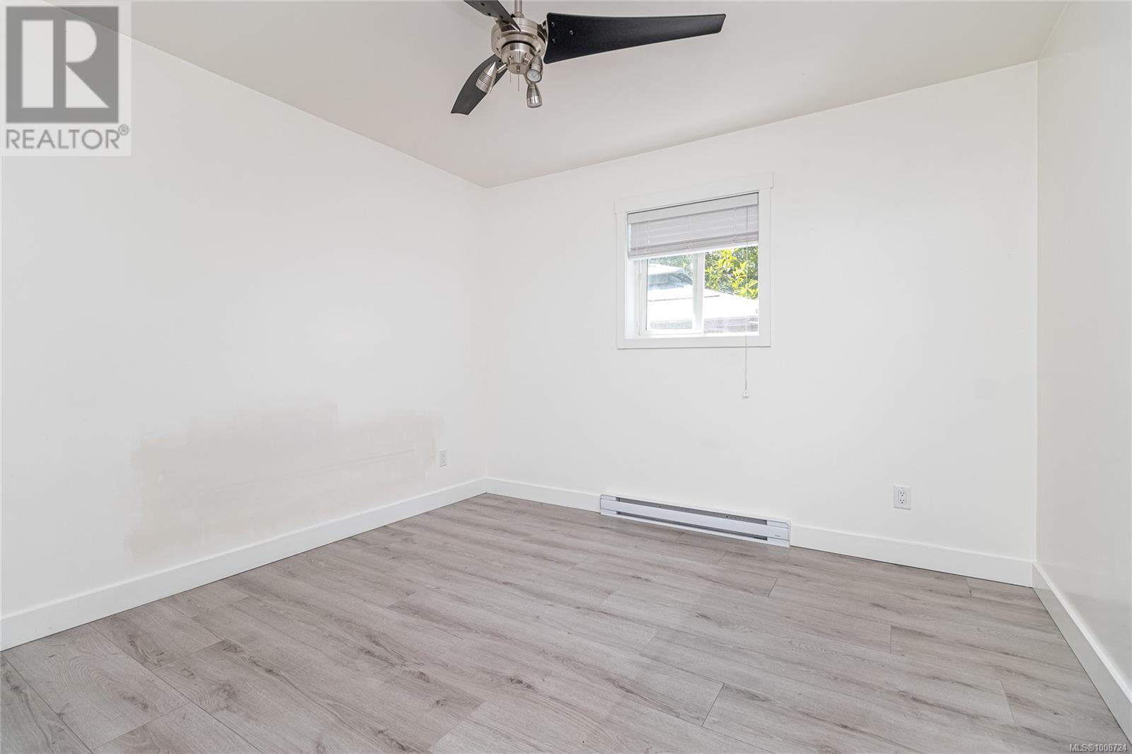 Photo 10 of 555 Leaside Ave, Saanich BC