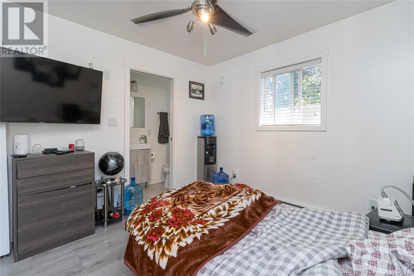Photo 36 of 555 Leaside Ave, Saanich BC