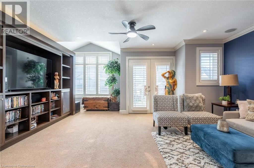 Photo 13 of 16 Sycamore Crescent, Grimsby ON