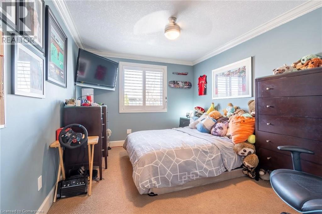 Photo 38 of 16 Sycamore Crescent, Grimsby ON