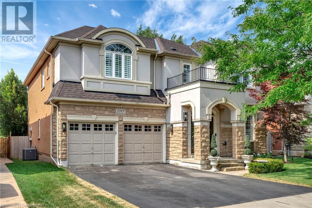 Photo 1 of 2469 Whistling Springs Crescent, Oakville ON