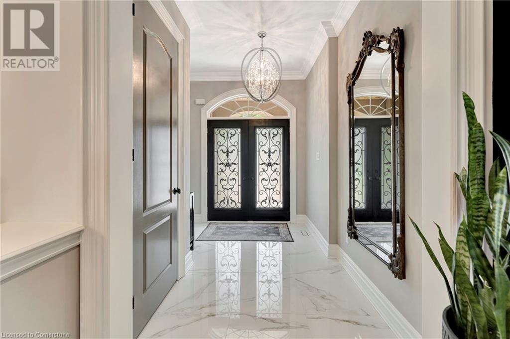 Photo 2 of 2469 Whistling Springs Crescent, Oakville ON