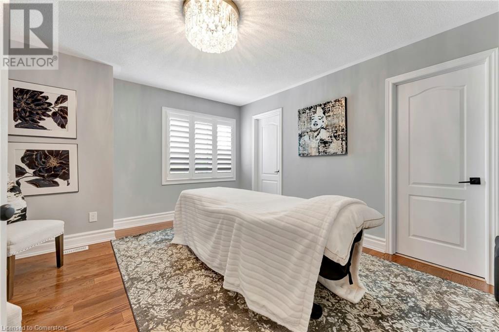 Photo 22 of 2469 Whistling Springs Crescent, Oakville ON