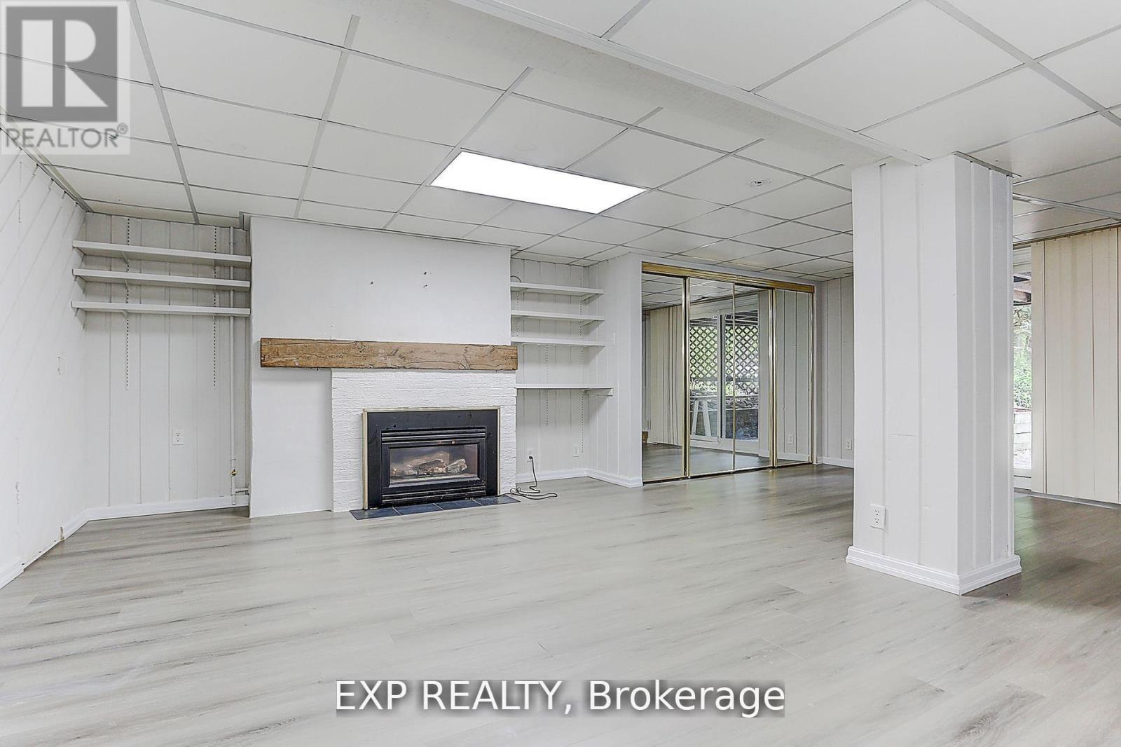 Photo 16 of 127 Lake Drive N, Georgina ON