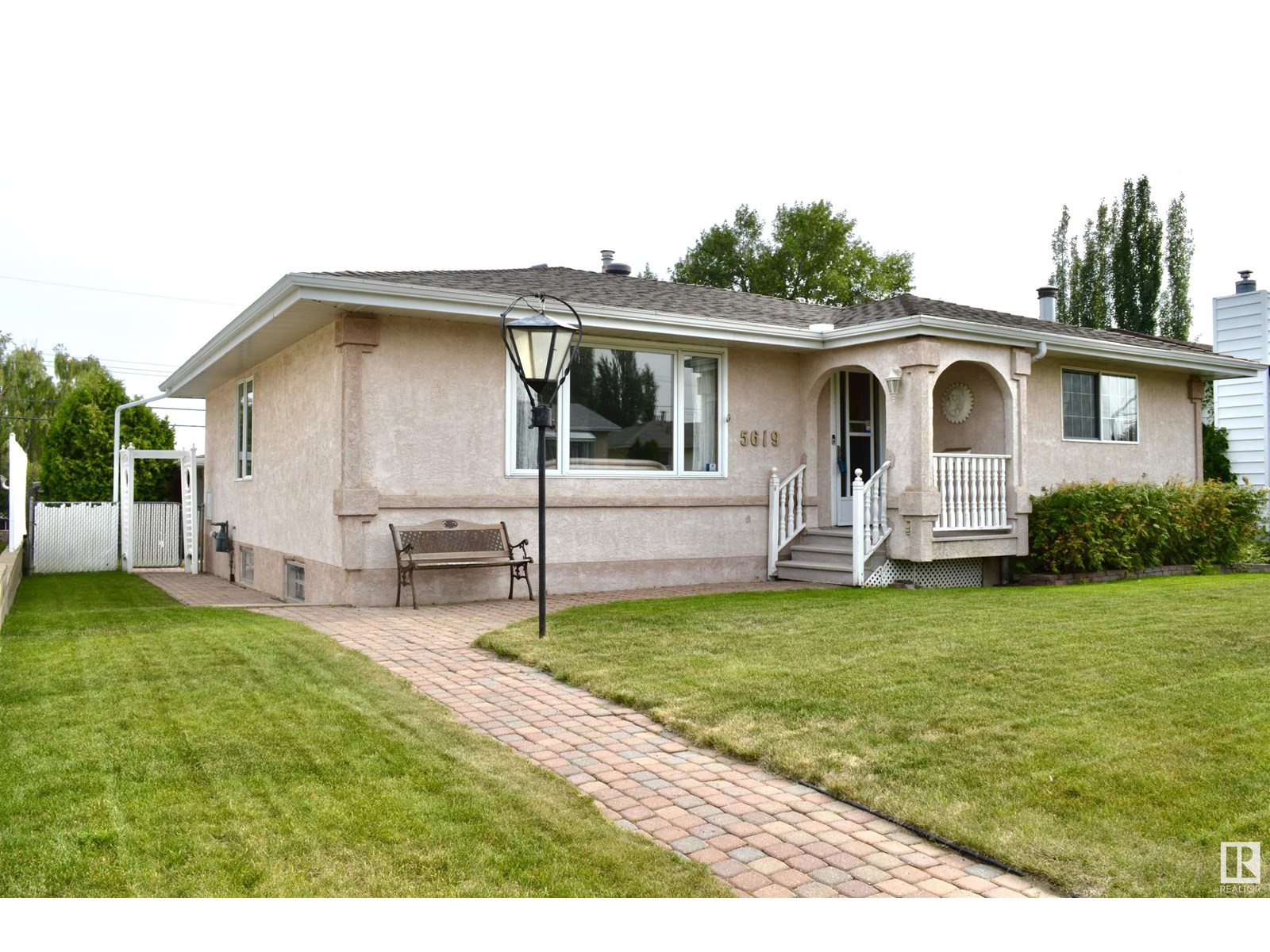 Photo 1 of 5619 140 A Av Nw, Edmonton AB