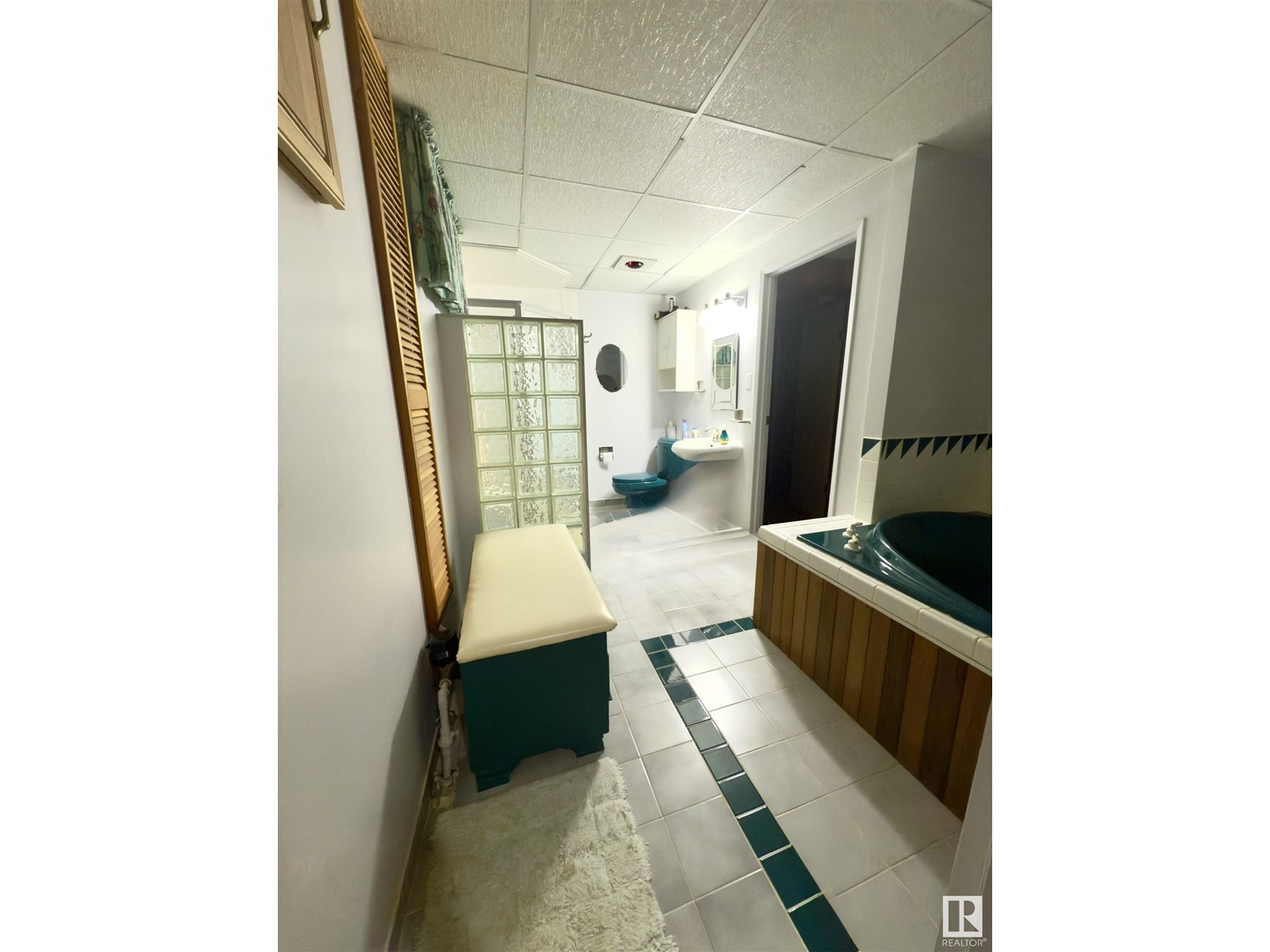 Photo 36 of 5619 140 A Av Nw, Edmonton AB