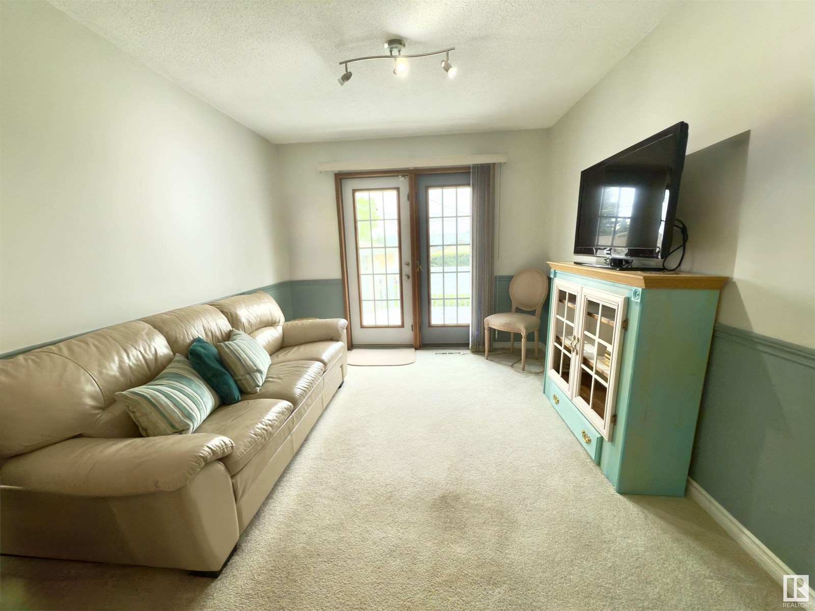 Photo 12 of 5619 140 A Av Nw, Edmonton AB