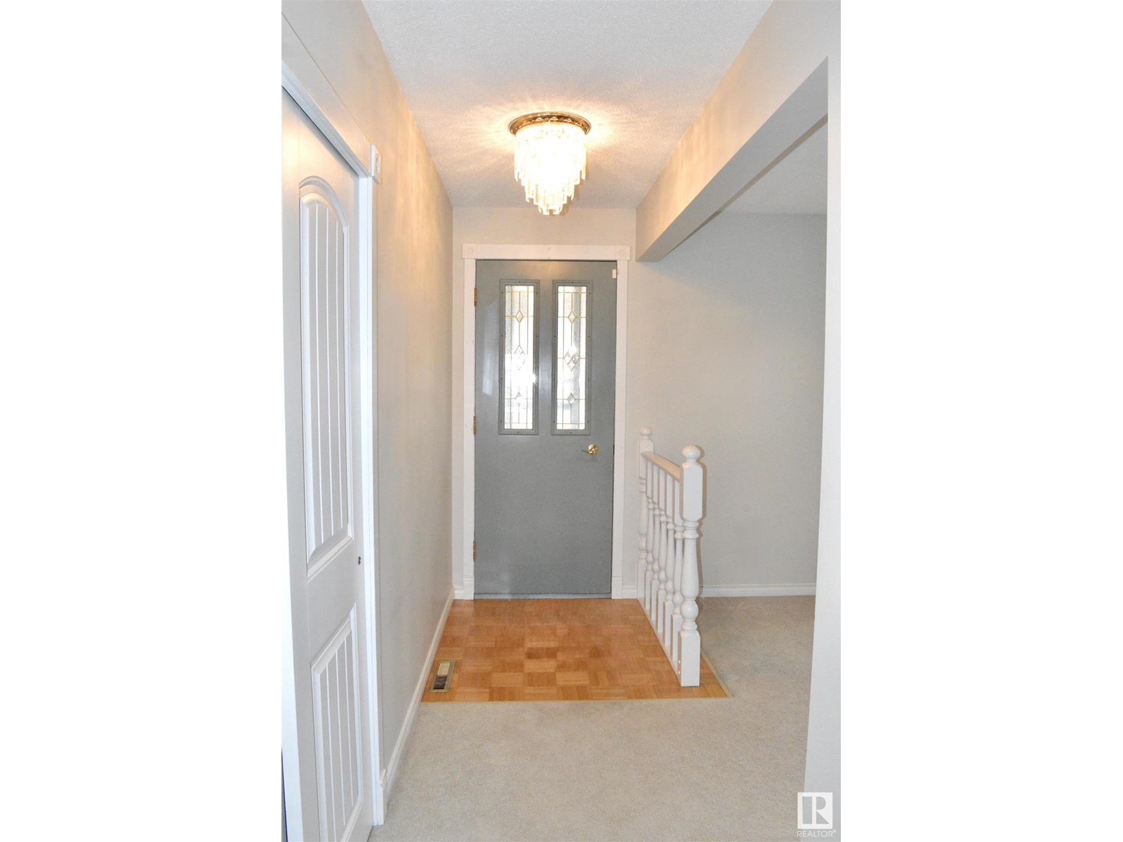 Photo 15 of 5619 140 A Av Nw, Edmonton AB