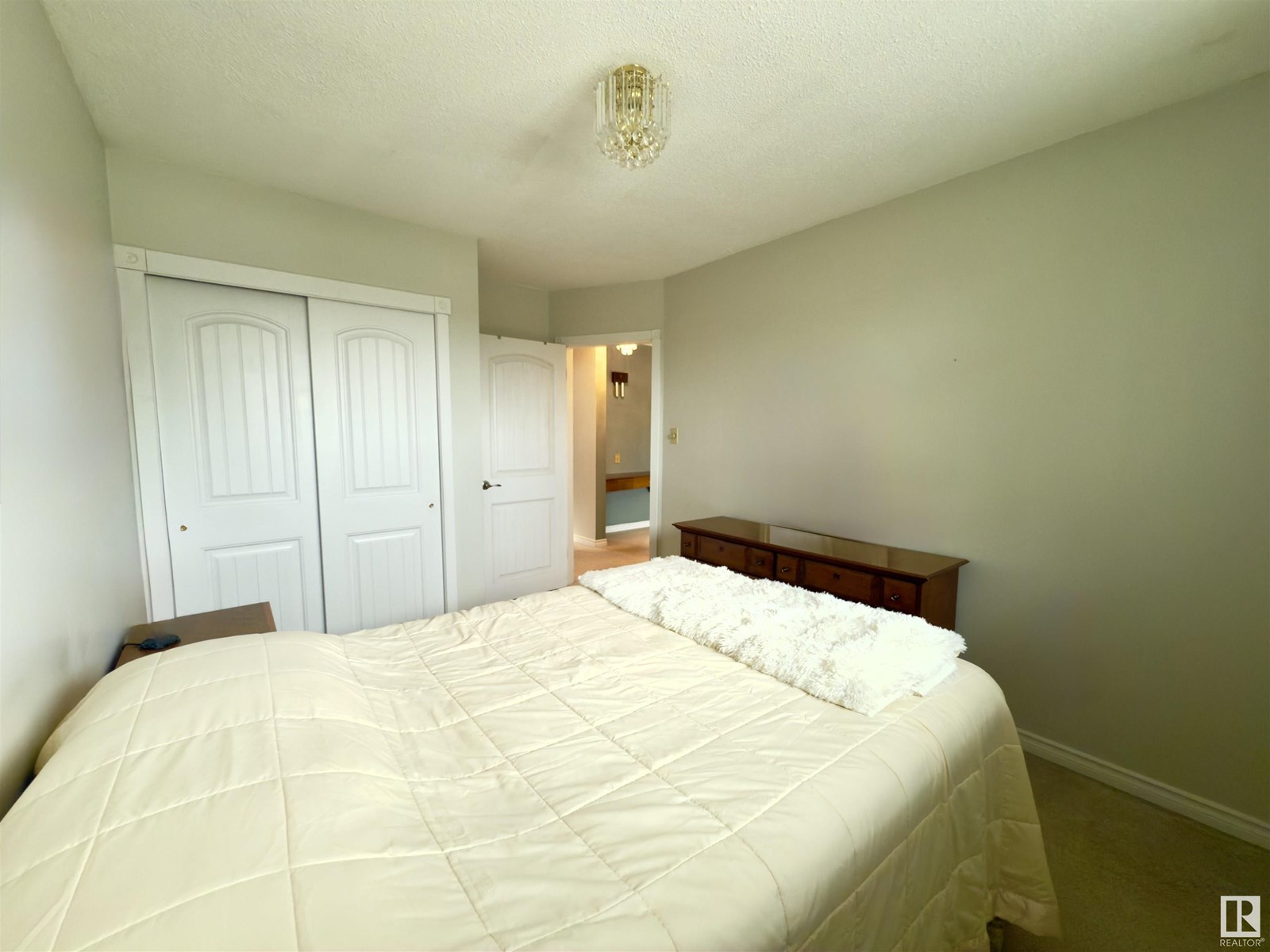 Photo 20 of 5619 140 A Av Nw, Edmonton AB