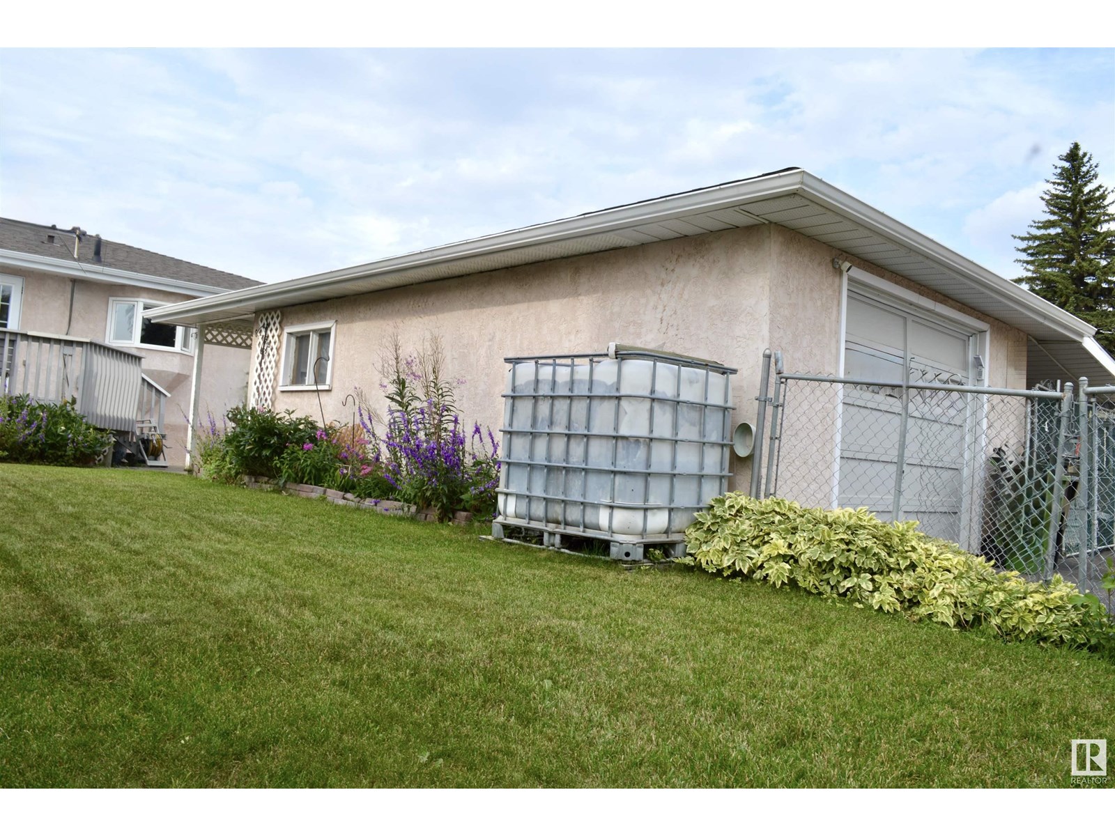 Photo 45 of 5619 140 A Av Nw, Edmonton AB