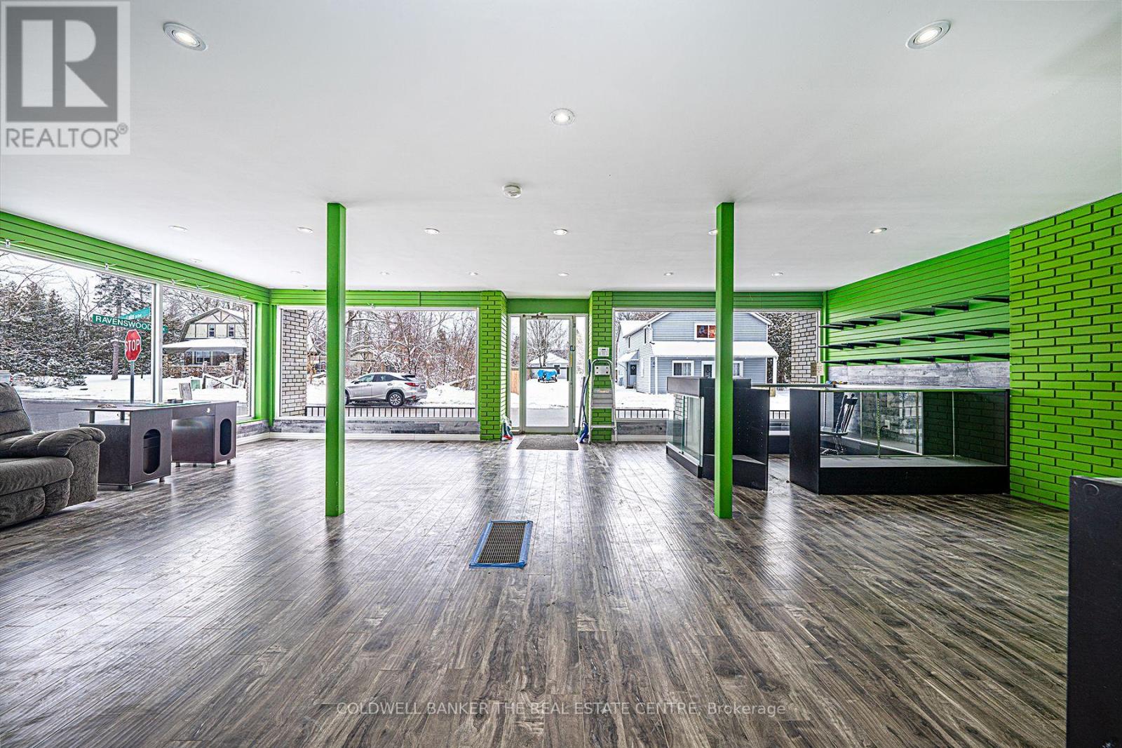 Photo 3 of 920 Lake Drive E, Georgina ON