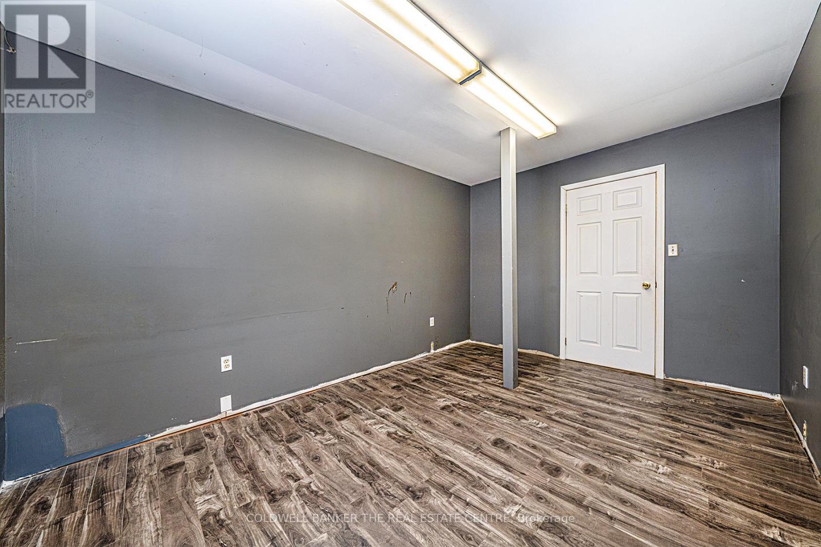 Photo 8 of 920 Lake Drive E, Georgina ON
