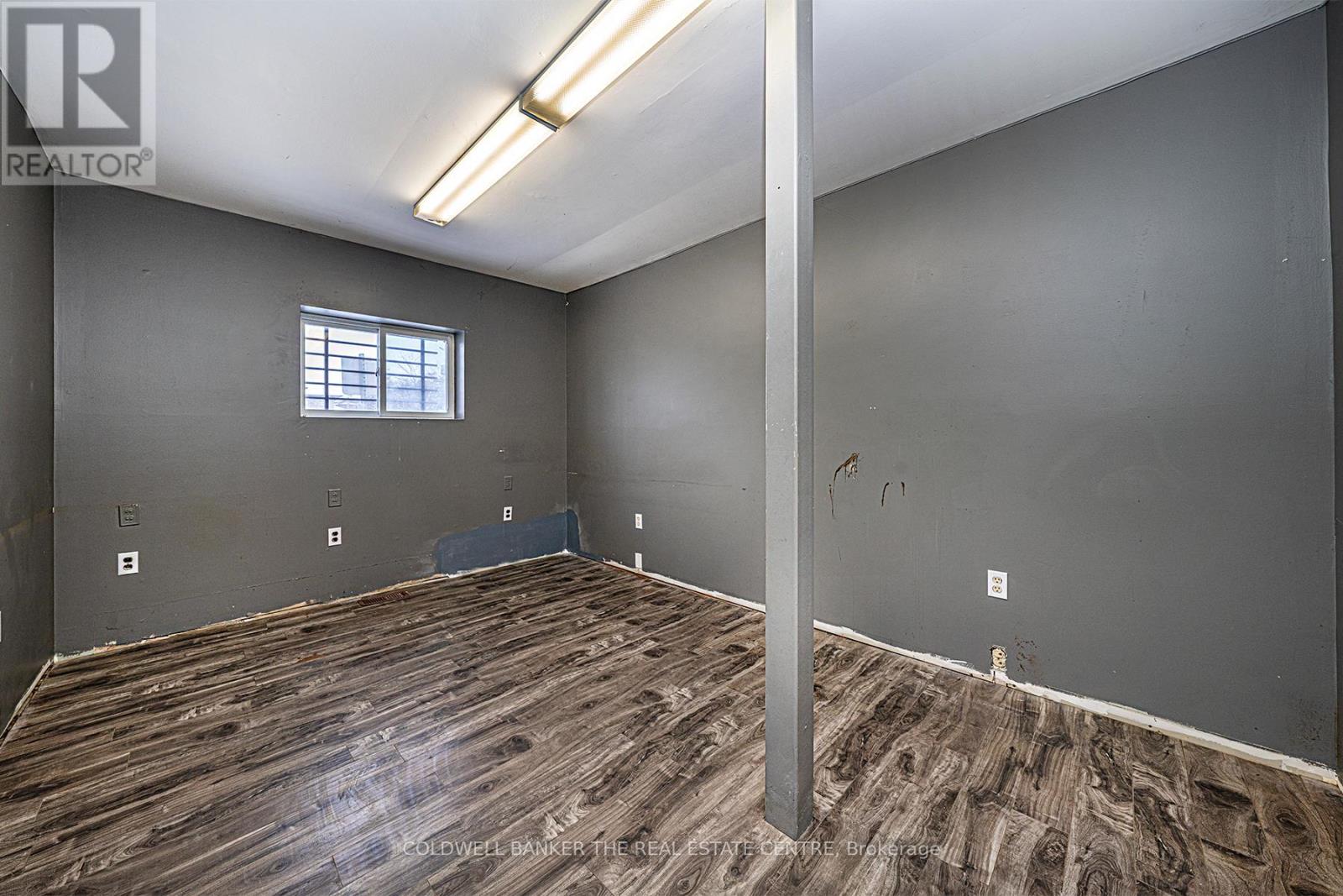 Photo 9 of 920 Lake Drive E, Georgina ON