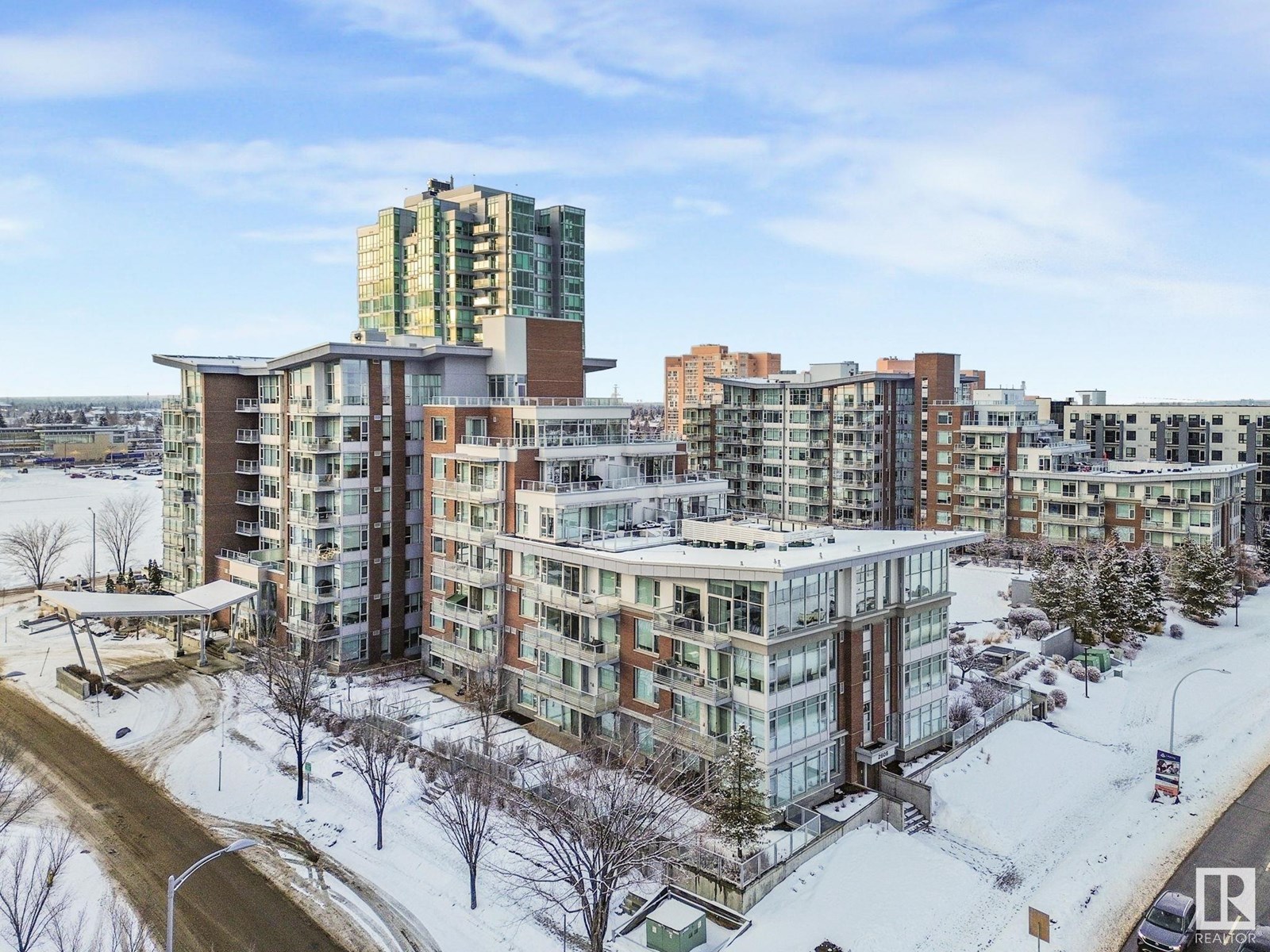 Photo 2 of 2606 109 St Nw, Edmonton AB