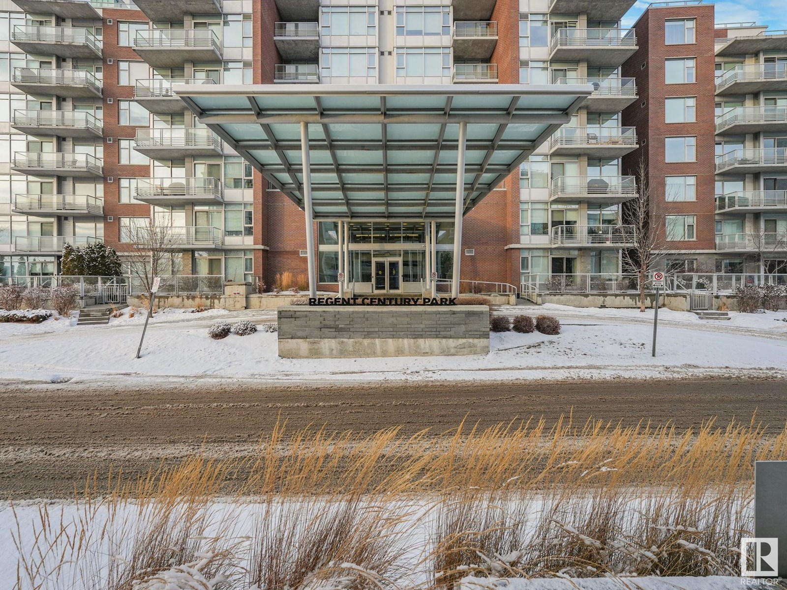 Photo 6 of 2606 109 St Nw, Edmonton AB