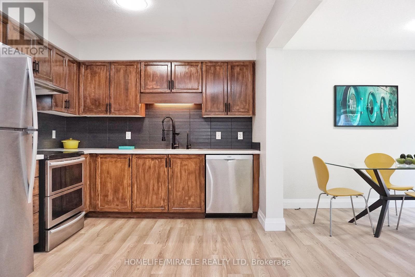 Photo 27 of 470 Annapolis Court, Waterloo ON