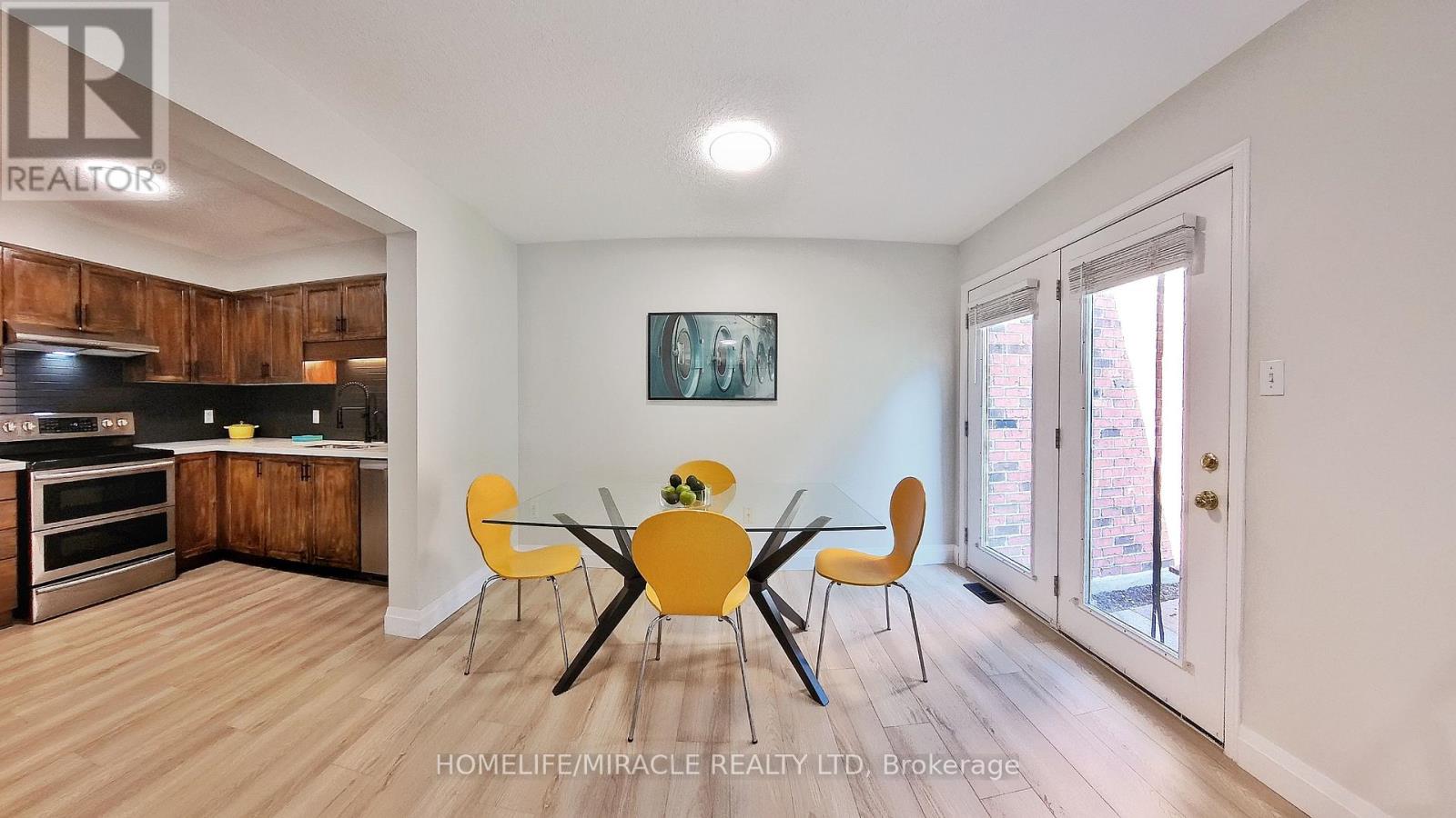 Photo 10 of 470 Annapolis Court, Waterloo ON