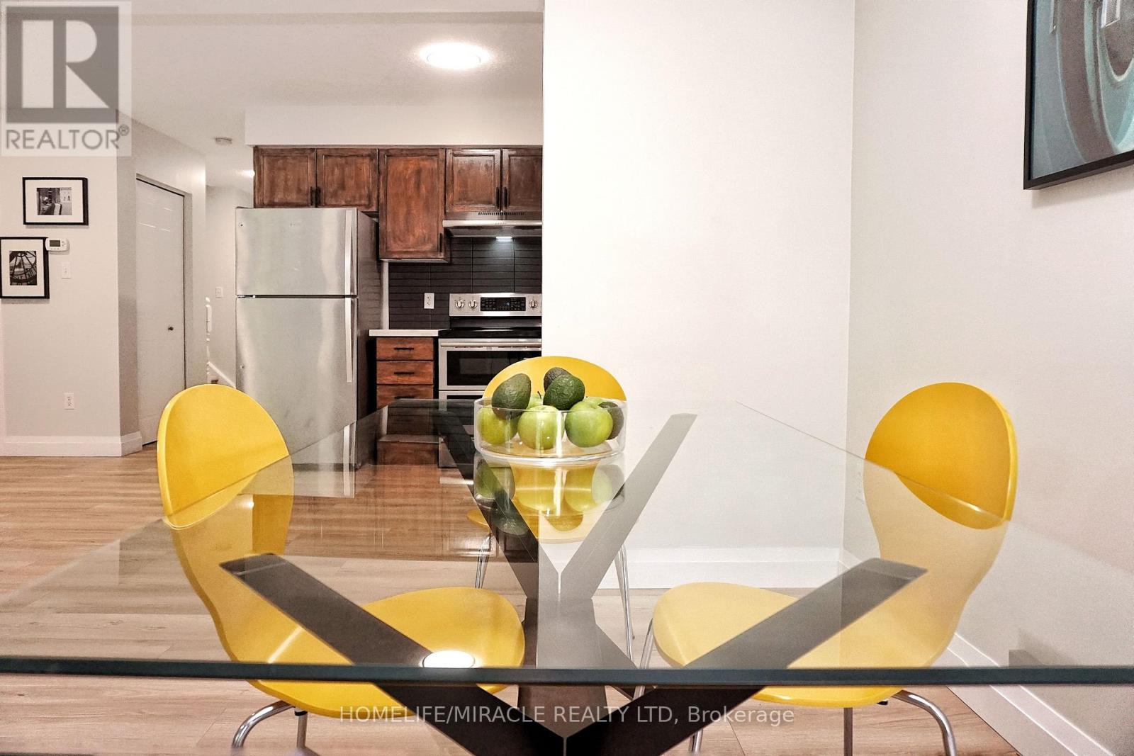 Photo 16 of 470 Annapolis Court, Waterloo ON