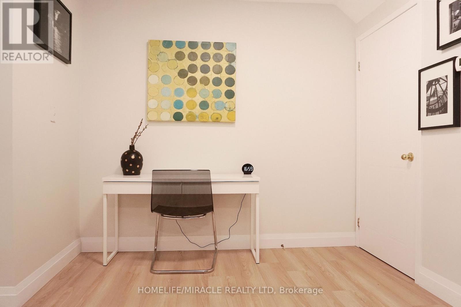 Photo 9 of 470 Annapolis Court, Waterloo ON