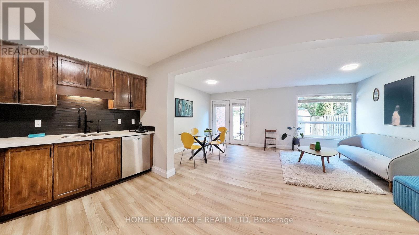 Photo 15 of 470 Annapolis Court, Waterloo ON