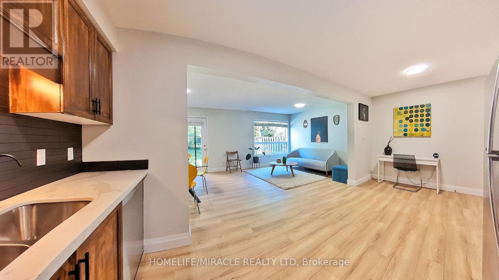 Photo 25 of 470 Annapolis Court, Waterloo ON