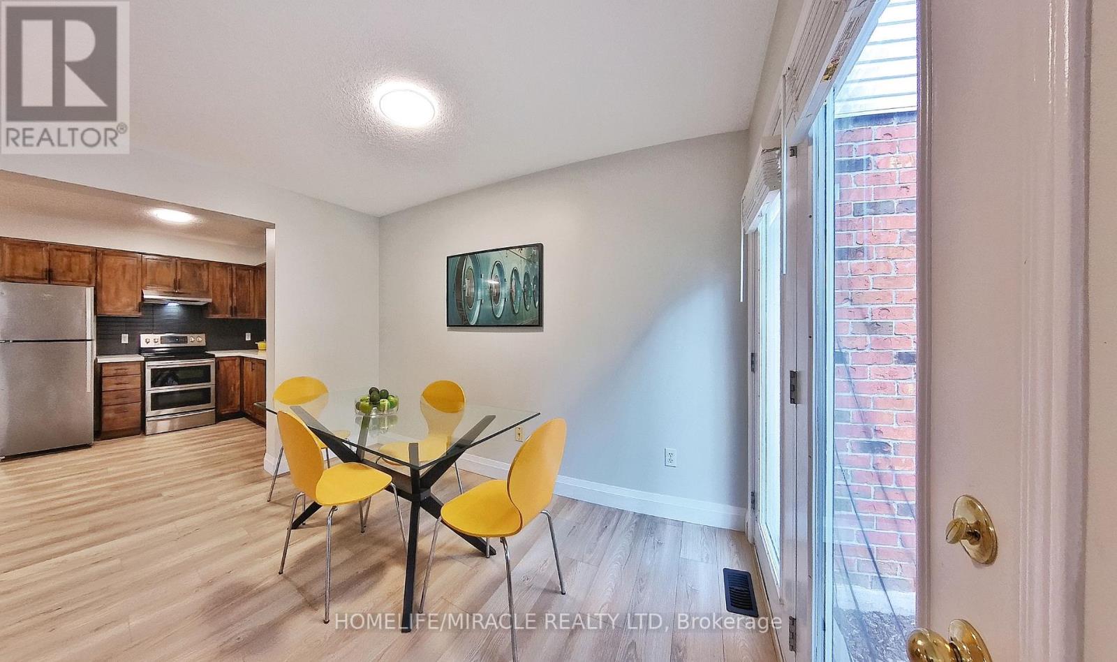 Photo 33 of 470 Annapolis Court, Waterloo ON