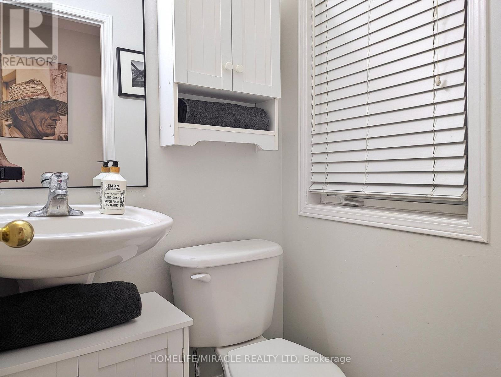 Photo 1 of 470 Annapolis Court, Waterloo ON