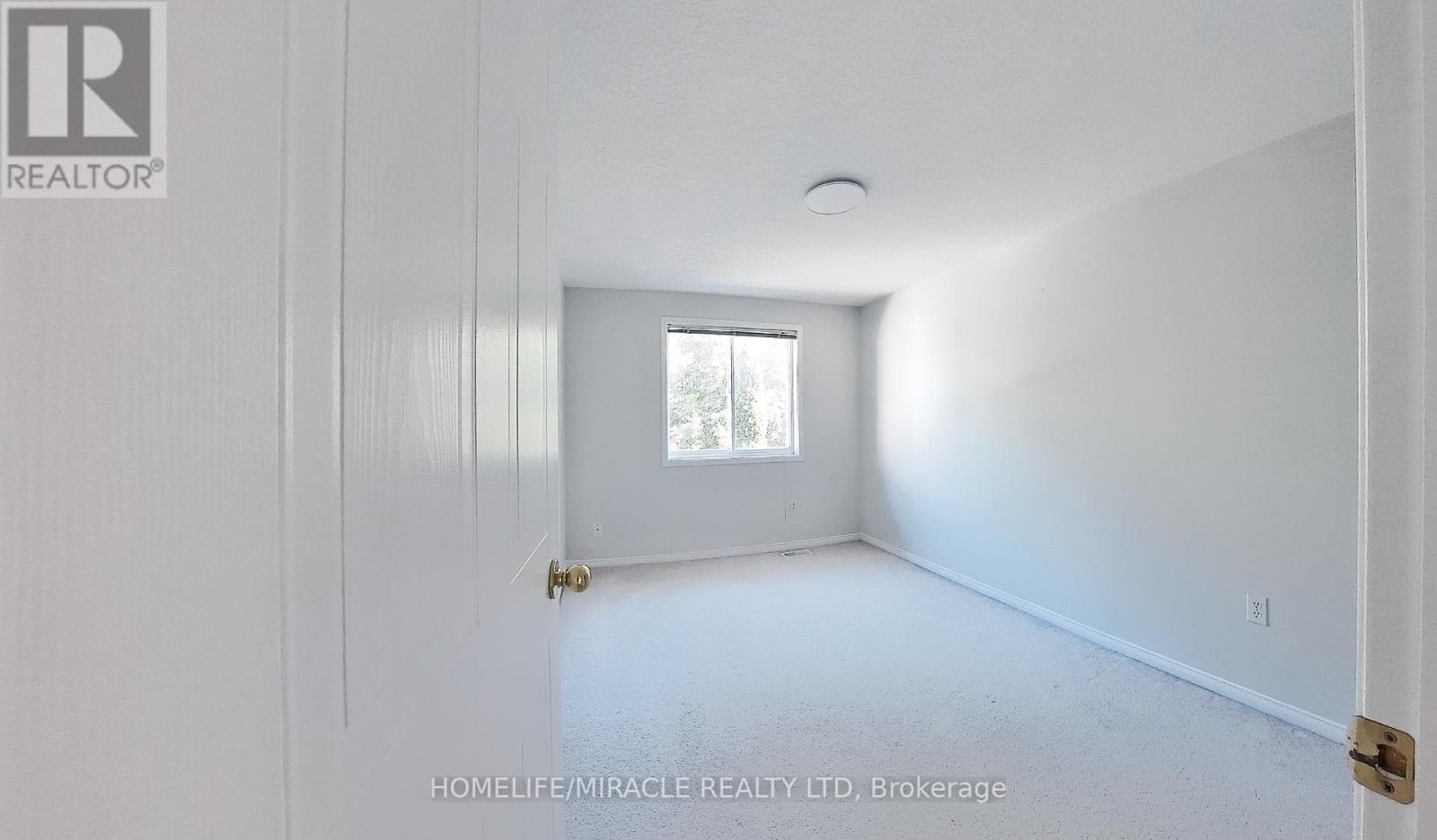 Photo 18 of 470 Annapolis Court, Waterloo ON