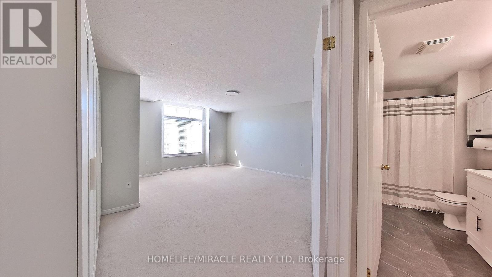 Photo 20 of 470 Annapolis Court, Waterloo ON