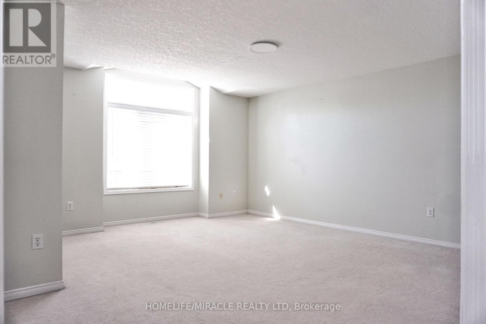 Photo 35 of 470 Annapolis Court, Waterloo ON