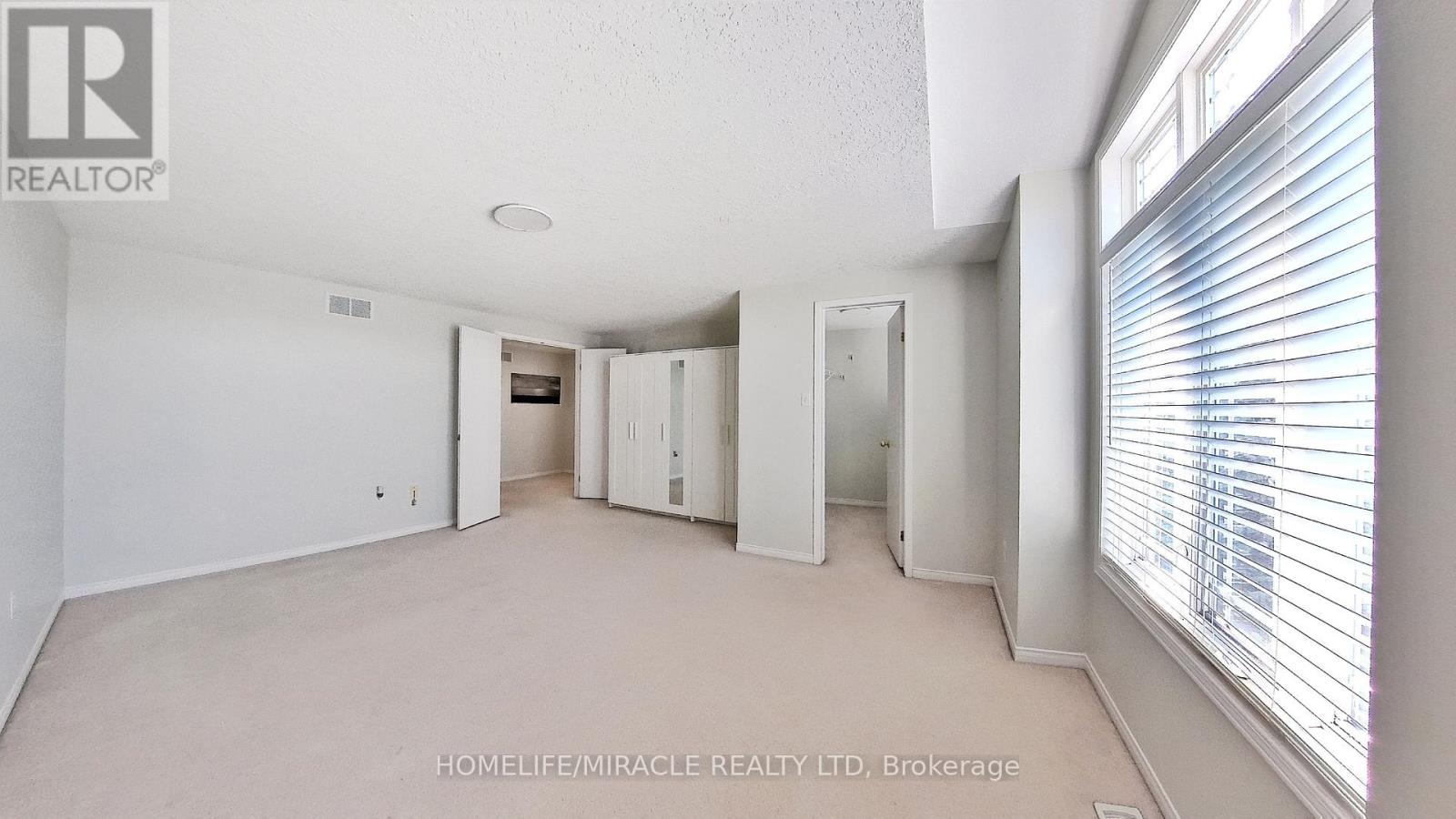 Photo 11 of 470 Annapolis Court, Waterloo ON