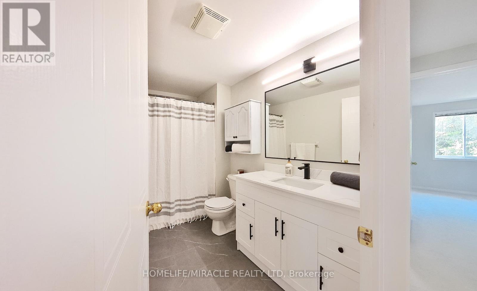 Photo 40 of 470 Annapolis Court, Waterloo ON