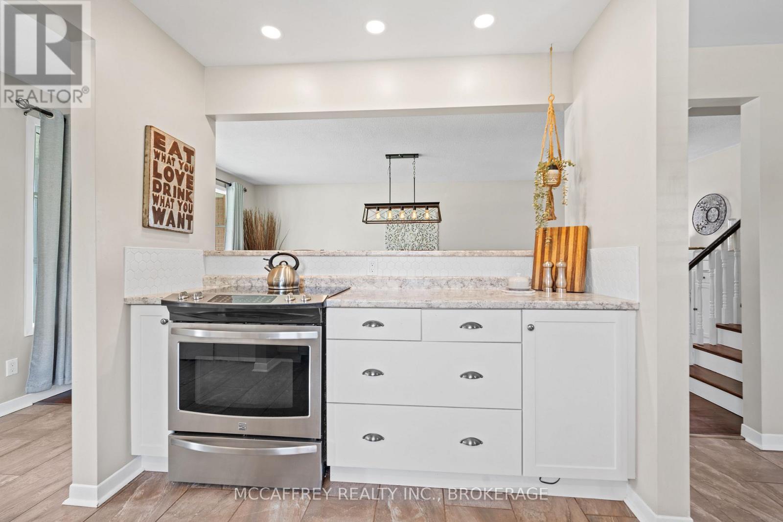 Photo 27 of 801 High Gate Park Drive, Kingston ON
